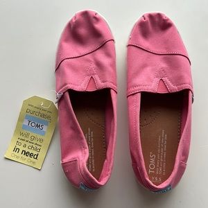 NWT Pink TOMS Sz 5.5